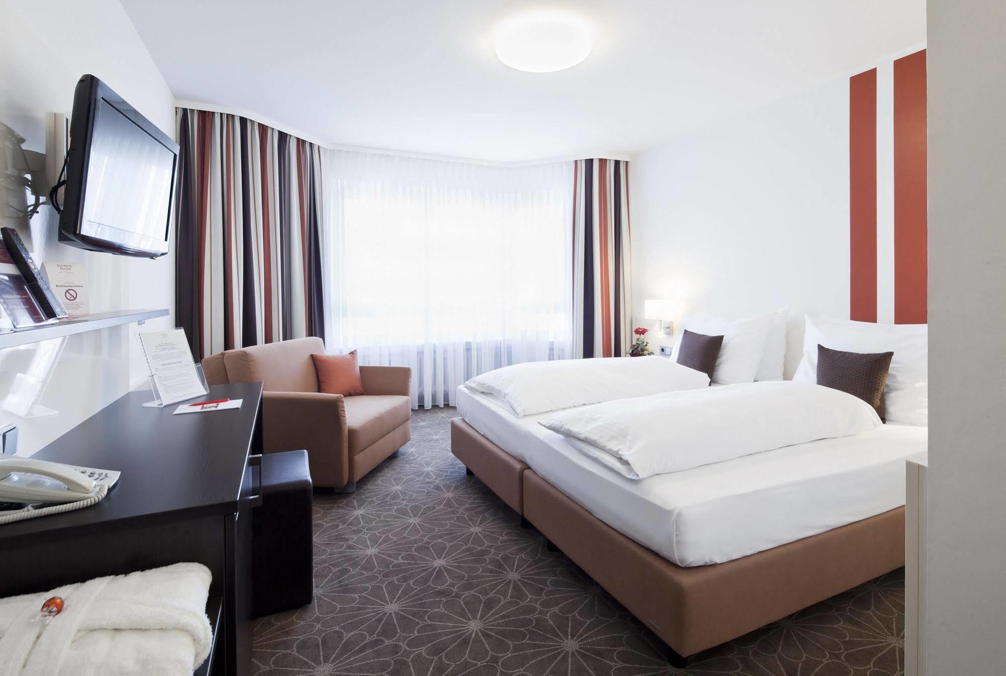 Zeller'S Quartier Hotel Koenigsbrunn Room photo
