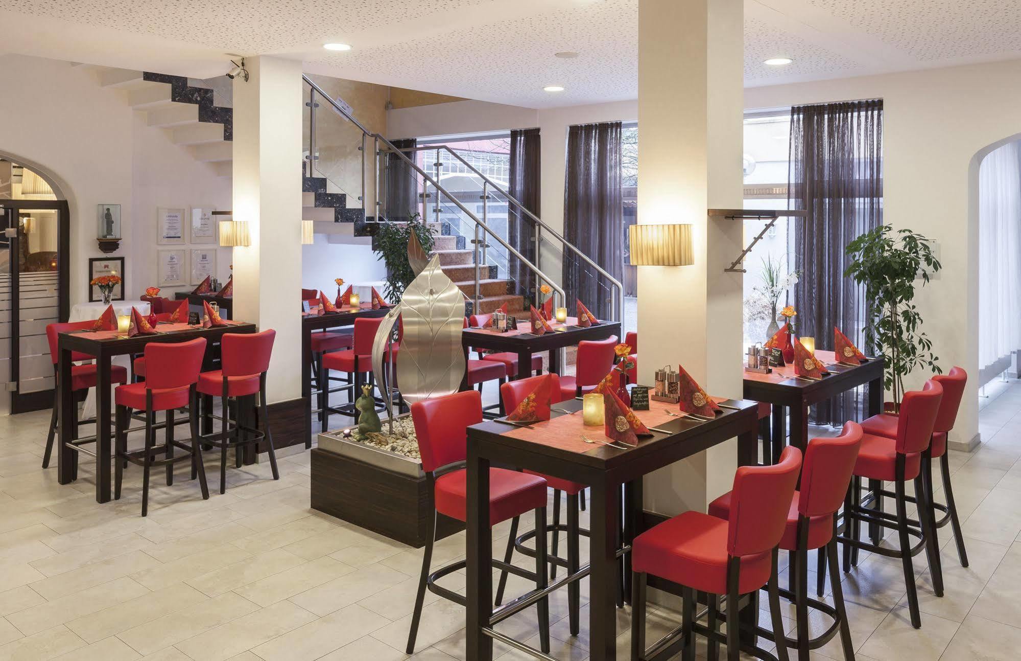 Zeller'S Quartier Hotel Koenigsbrunn Exterior photo